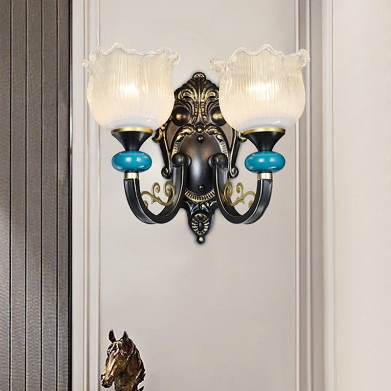 Frendorf | 1/2-Bulb Floral Wandleuchte Antiqued Schwarz Opal Gerippte Glas Gebogene Arm Wandmontierte Lampe