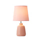 Stoff Schmal zulaufende Nachttischlampe Nordisch 1 Licht Tischlampe mit Vase Keramikbasis in Pink/Blau/Grün