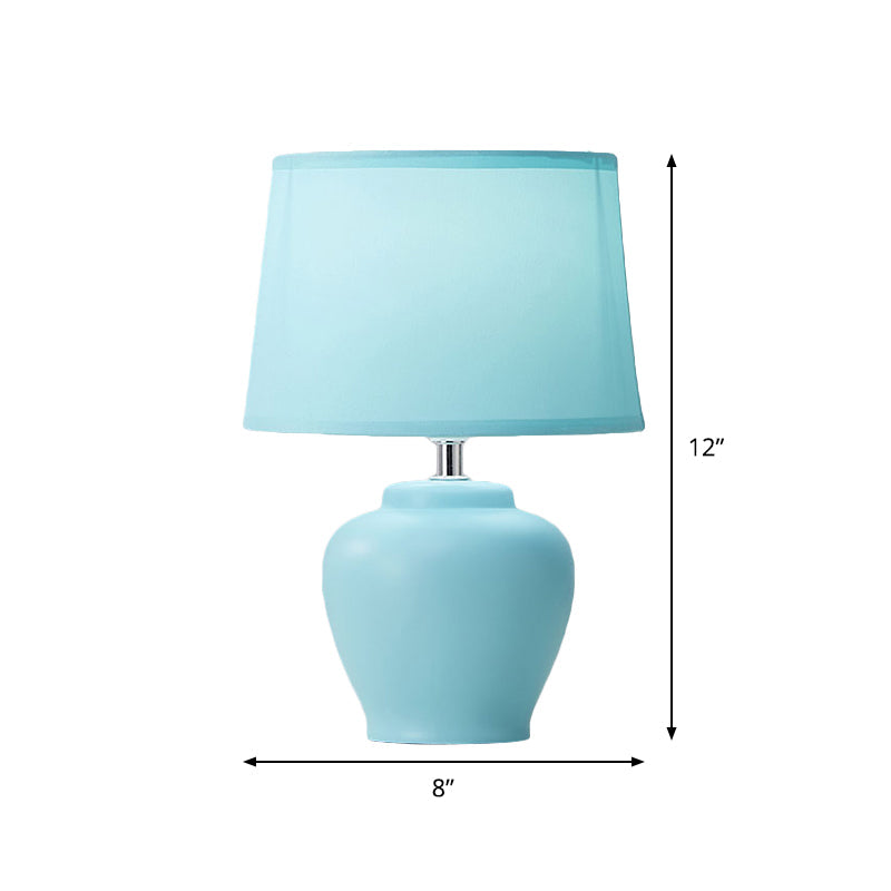 Stoff Schmal zulaufende Nachttischlampe Nordisch 1 Licht Tischlampe mit Vase Keramikbasis in Pink/Blau/Grün