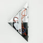 Frendorf | TriLumina Prisma LED Wandleuchte | Kreatives Pyramidendesign | Aluminium & Acryl | Farbige Lichtoptionen
