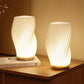 USB-Driven & Elegante Wellen-Design Tischlampe | WaveGlow