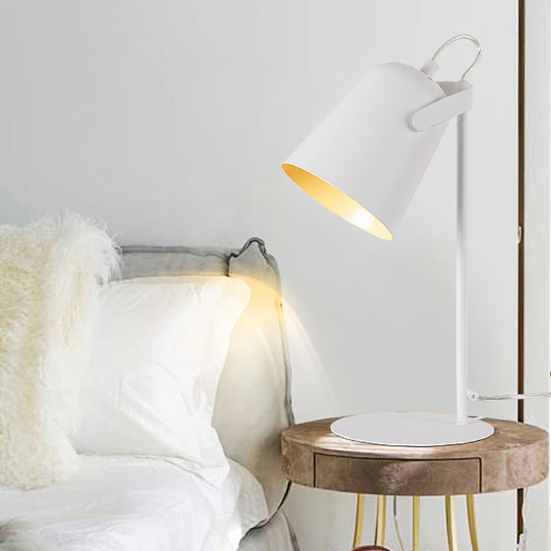 Verstellbare Barre Schatten Schreibtischlampe Macaron Stil Metallic 1 Licht Schlafzimmer Stehende Schreibtischlampe in Schwarz/Grau