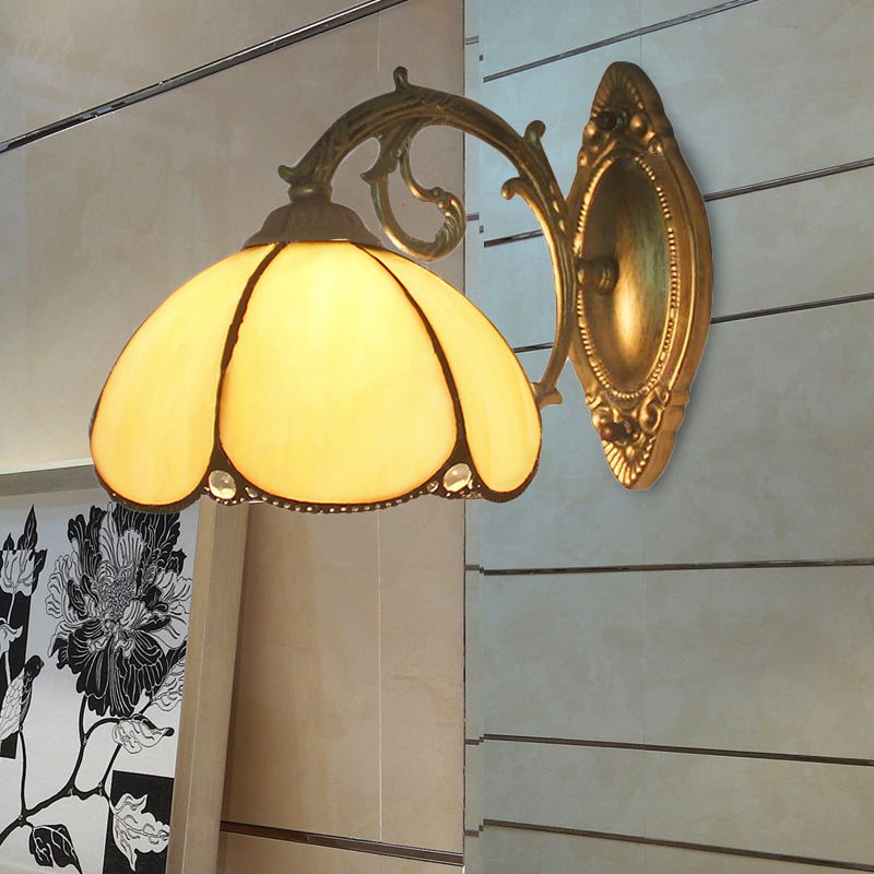 Frendorf | Florale Wandleuchte Buntglas 1 Licht Tiffany Stil Wandlampe in Blau/Beige für Schlafzimmer