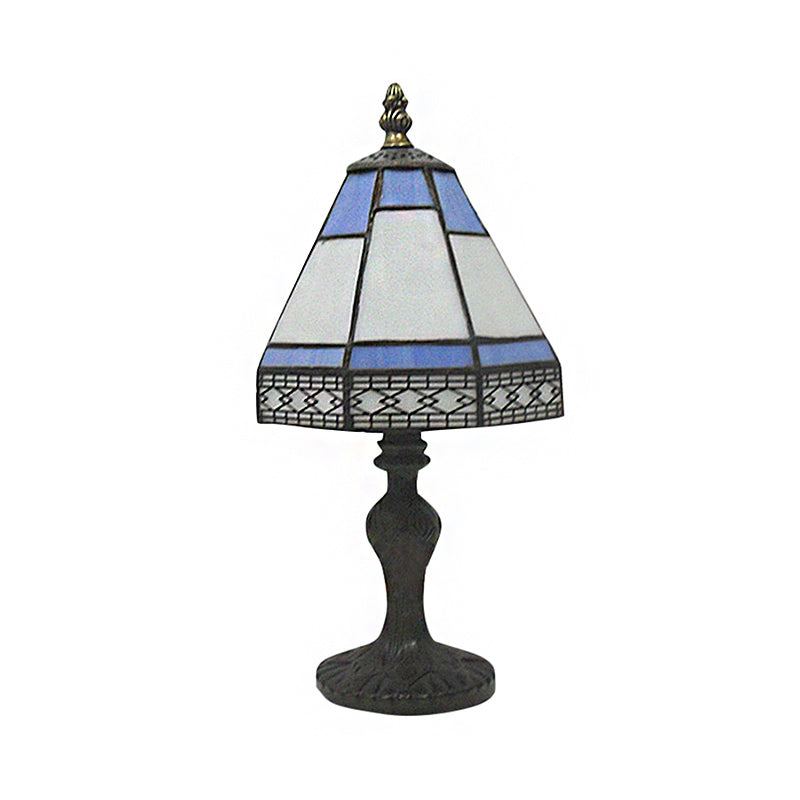 Beige/Blaue Konische Stehlampe Tiffany Stil 1 Kopf Tischbeleuchtung für Nachttisch