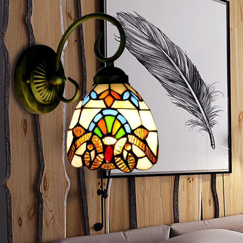 Frendorf | Dome Wandverlichting met Blauwe / Bruine Glazen Schaduw Victoriaanse Stijl 1 Licht Mini Wandlamp in Messing Afwerking
