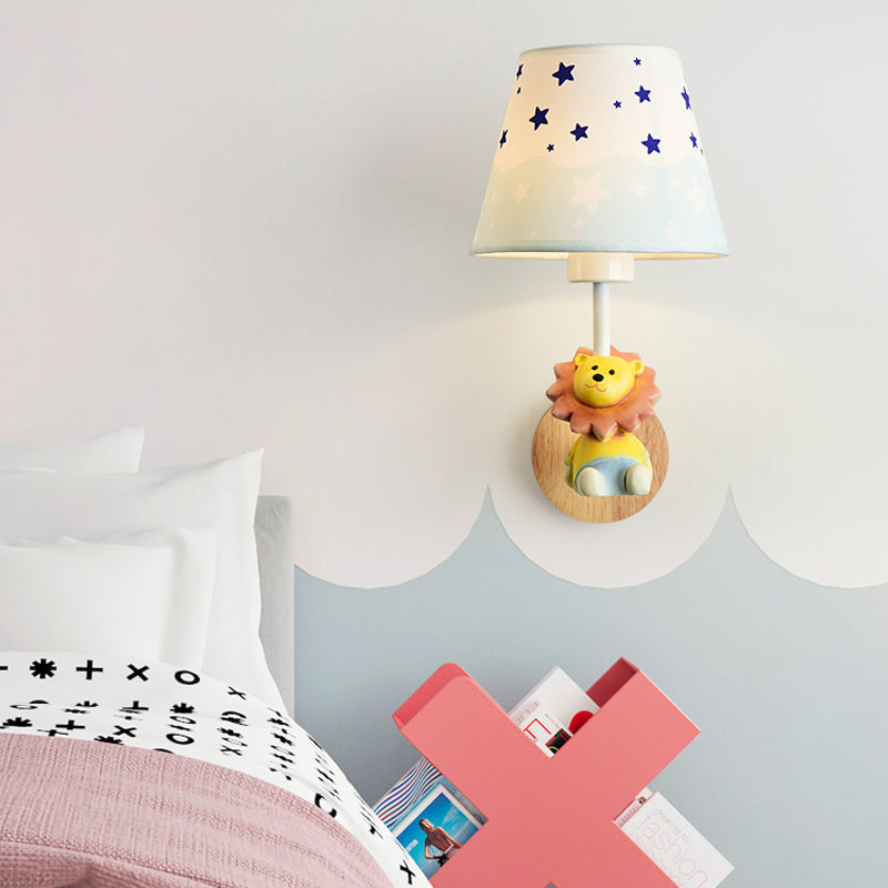 Frendorf | Moderne Wandlampe Reduzierter Schatten Einzel Licht Holz Wandlampe mit Tier für Teen