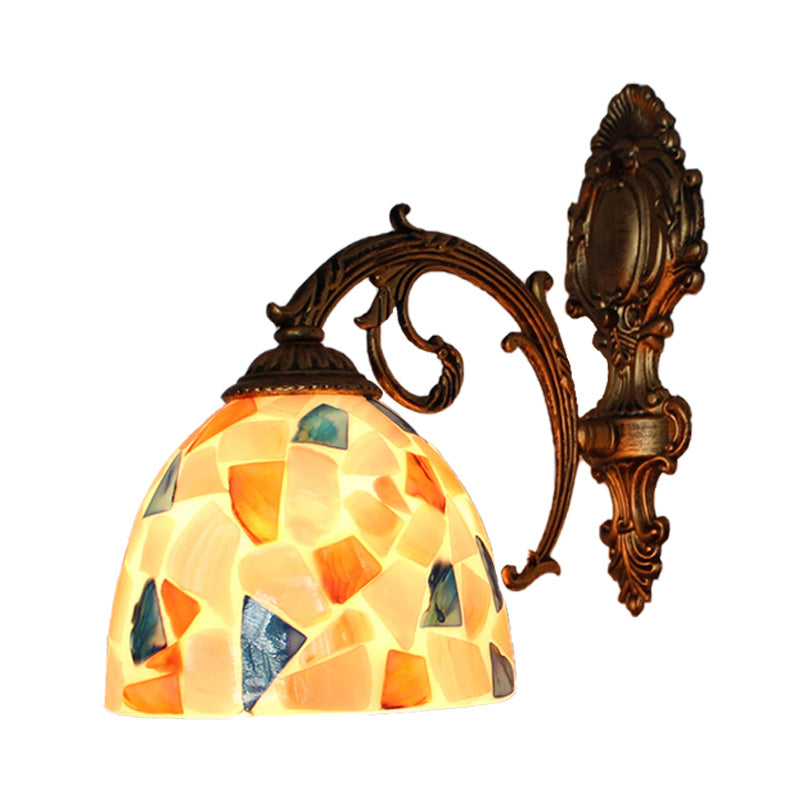 Frendorf | 1 Licht Wandleuchte mit Beige/Weiß-Grau/Gelb-Blau Schirm Tiffany Mosaik Muschel Wandleuchte aus Messing für das Schlafzimmer