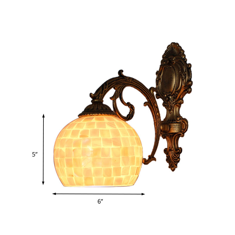 Frendorf | 1 Licht Wandleuchte mit Beige/Weiß-Grau/Gelb-Blau Schirm Tiffany Mosaik Muschel Wandleuchte aus Messing für das Schlafzimmer