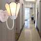 Frendorf | Glas-in-lood lelie wandlamp Tiffany 1 hoofd wit/blauw/antiek brass wandverlichting voor gang
