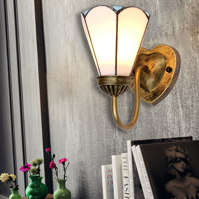 Frendorf | Glas-in-lood lelie wandlamp Tiffany 1 hoofd wit/blauw/antiek brass wandverlichting voor gang