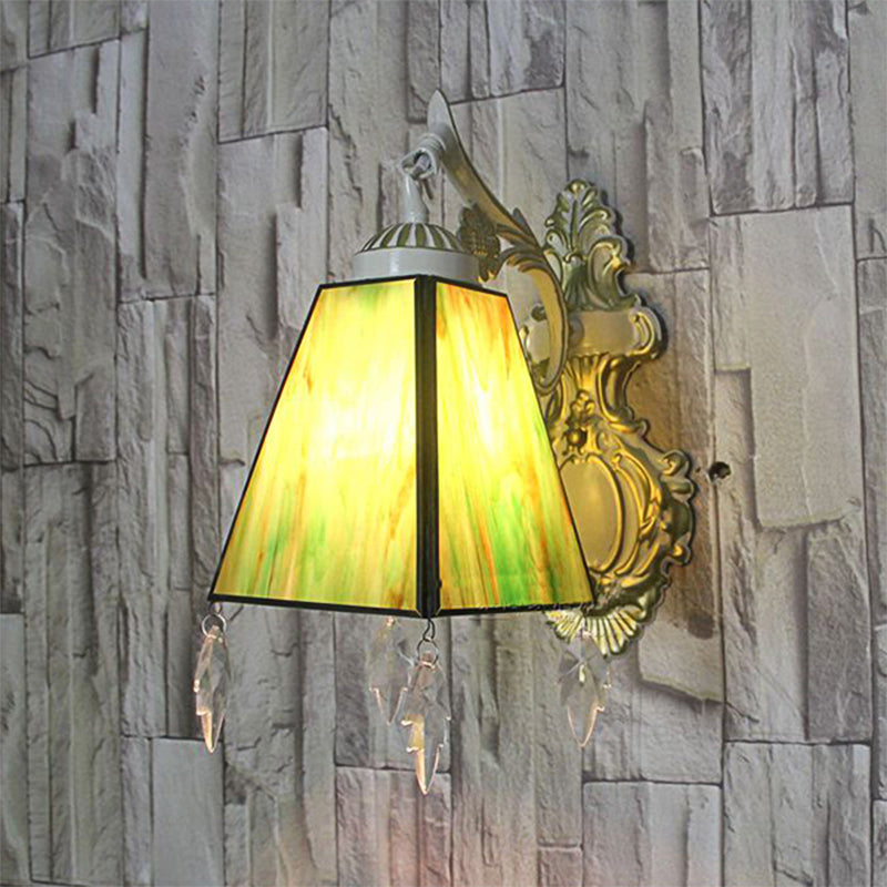 Frendorf | Geometrische Wandlamp Tiffany-Stil Buntglas 1 Licht Wandlamp Armatur mit Blattanhänger in Bernstein/Grün/Klar