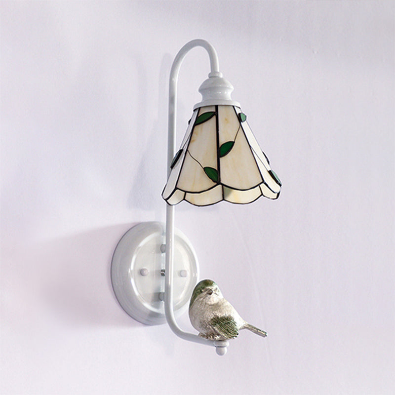Frendorf | 1 Kopf Schlafzimmer Wandlicht Mediterran Blau-Weiß/Beige/Blaue-Klar Wandleuchte mit Kegel/Dome Buntglasschirm