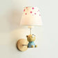 Frendorf | Moderne Wandlampe Reduzierter Schatten Einzel Licht Holz Wandlampe mit Tier für Teen