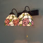 Frendorf | Rosenfarbene Wandlampe viktorianisches Buntglas 2 Köpfe schwarze Wandlampe mit Zugschalter
