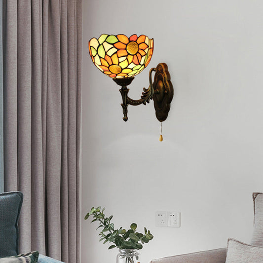 Frendorf | Glas-in-lood Zonnebloem Wandlamp 1 Licht Rustieke Tiffany Wandlamp in Oranje voor Bibliotheek