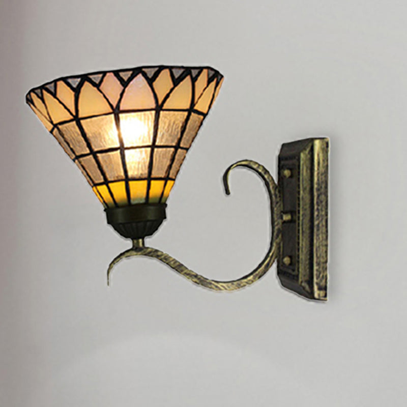 Frendorf | Tiffany Shuttlecock Vormige Wandlamp Art Glas 1 Licht Duidelijk Wandlamp met Gebogen Arm voor Keuken