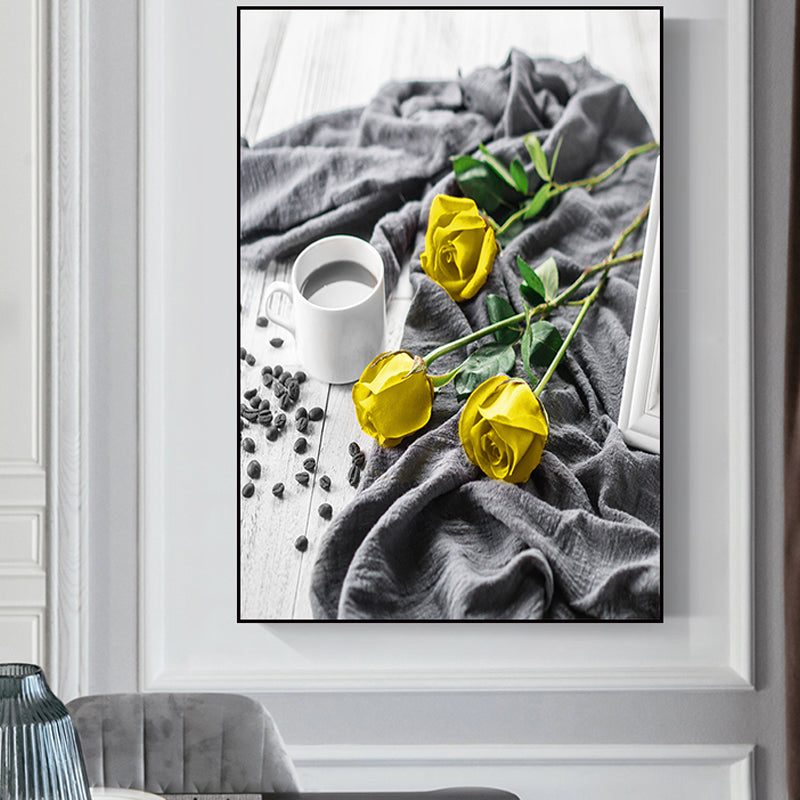 Gelbe Rose und Kaffee Leinwand Stillleben Moderne Texturierte Wandkunst für das Esszimmer