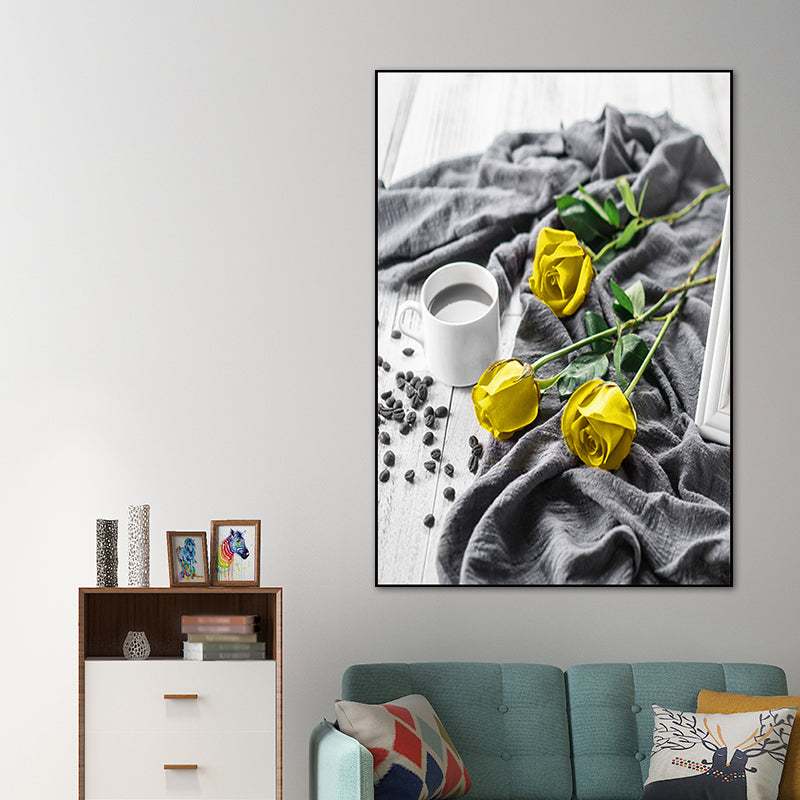 Gelbe Rose und Kaffee Leinwand Stillleben Moderne Texturierte Wandkunst für das Esszimmer