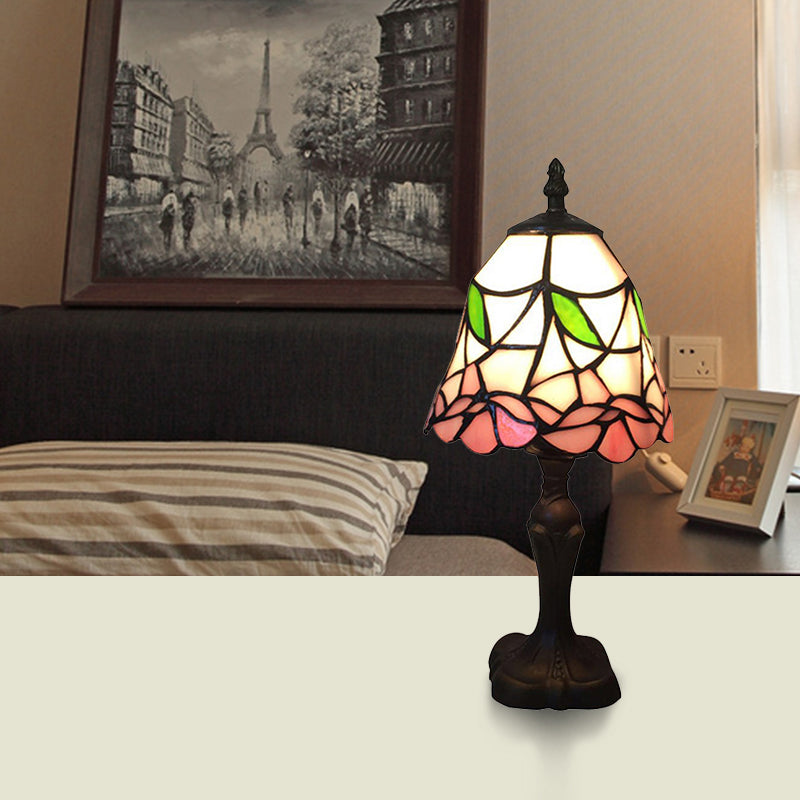 7"/6" Breite Glockenform Schlafzimmer Leseleuchte mit rosa gefärbtem Glas Tiffany Stil Schreibtischlampe in Pink