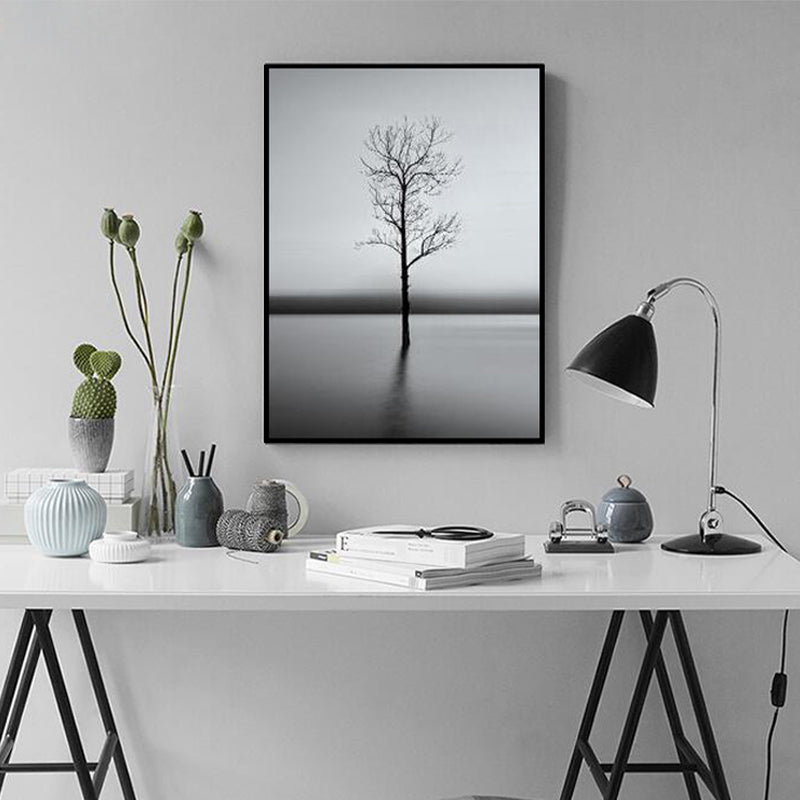 Frendorf | Blattloser Baum Wandkunstdruck Nordische Ästhetik Foto Pflanze Leinwand in Grau für Schlafzimmer