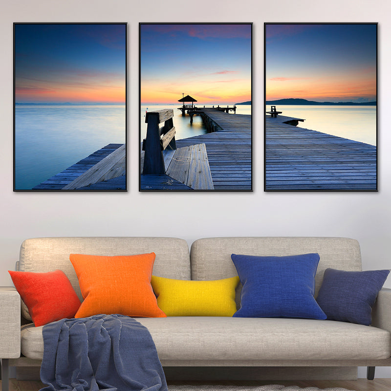 Frendorf | Seaside Bridge Scene Art Print Moderne Canvas Multi-Piece Schilderij in Zachte Kleur, Set van Drie