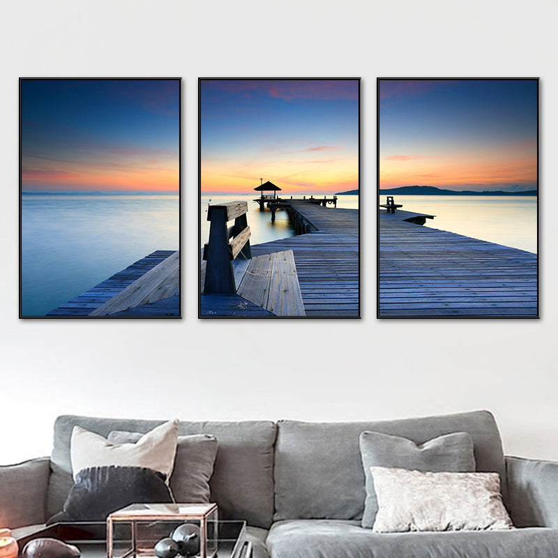 Frendorf | Seaside Bridge Scene Art Print Moderne Canvas Multi-Piece Schilderij in Zachte Kleur, Set van Drie