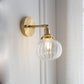 Frendorf | 1 Kopstätten Wandlampe Kolonial Orb Klar/Kognak Prismen-Glas Wandleuchte Beleuchtungseinrichtung in Gold
