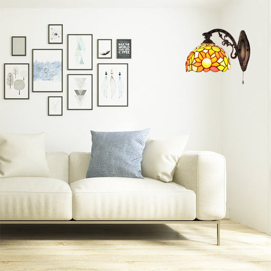 Frendorf | Rustieke Tiffany Zonnebloem Wandlamp met Gegraveerde Arm 1 Hoofd Glas-in-lood Wandlamp voor Woonkamer