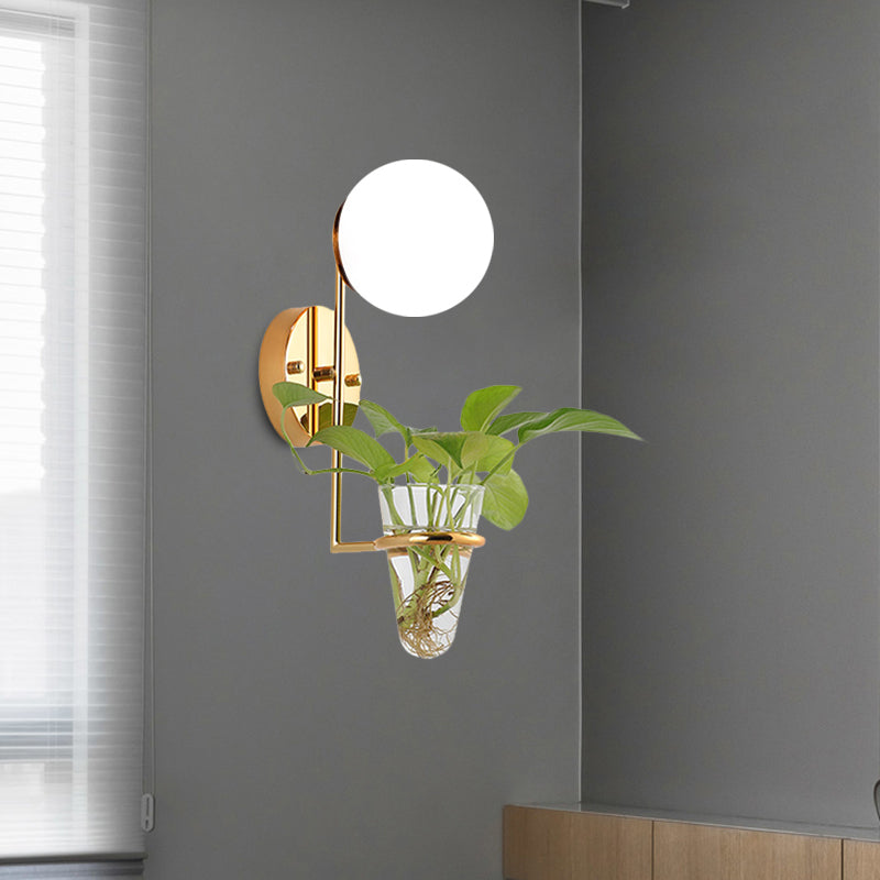 Frendorf | 1 Glühbirne Wandlampe Industrie Global Creme/Rauchgrau Glas Wandlicht in Schwarz/Gold mit klarem Glas Pflanzenbecher
