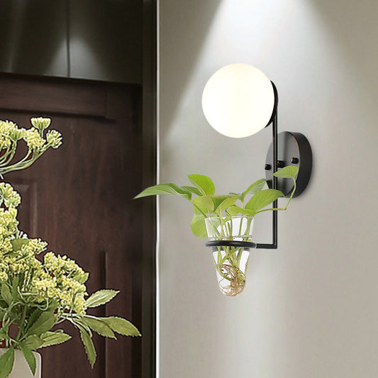 Frendorf | 1 Glühbirne Wandlampe Industrie Global Creme/Rauchgrau Glas Wandlicht in Schwarz/Gold mit klarem Glas Pflanzenbecher