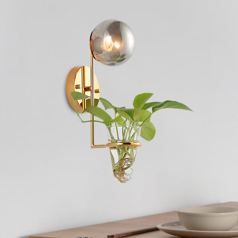 Frendorf | 1 Glühbirne Wandlampe Industrie Global Creme/Rauchgrau Glas Wandlicht in Schwarz/Gold mit klarem Glas Pflanzenbecher