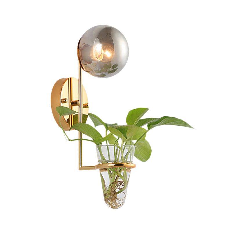 Frendorf | 1 Glühbirne Wandlampe Industrie Global Creme/Rauchgrau Glas Wandlicht in Schwarz/Gold mit klarem Glas Pflanzenbecher