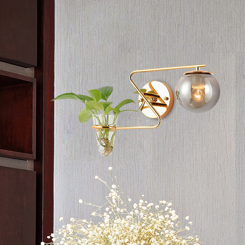 Frendorf | Globale Schlafzimmer Wandleuchte Industriell Creme/Rauchgrau Glas 1 Kopf Schwarz/Gold Wandlicht mit Klarglas Pflanzenbecher