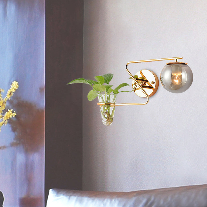 Frendorf | Globale Schlafzimmer Wandleuchte Industriell Creme/Rauchgrau Glas 1 Kopf Schwarz/Gold Wandlicht mit Klarglas Pflanzenbecher