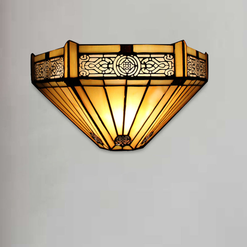 Frendorf | Art Glass Halb-Globus Wandleuchte Tiffany-Stil 1 Licht Wandleuchte in Beige/Amber für Wohnzimmer