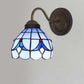 Frendorf | 1 Kopf Blumen Wandleuchte Tiffany Weiß/Blaue Glas Wandmontierte Lampe für Schlafzimmer