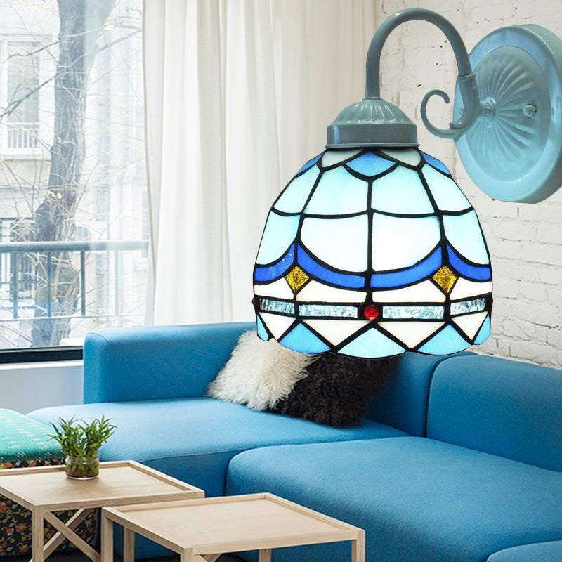 Frendorf | Tiffany Gewölbte Kleine Wandleuchte Buntglas 1 Kopf Blaue Wandleuchte in Weißer Ausführung für Wohnzimmer