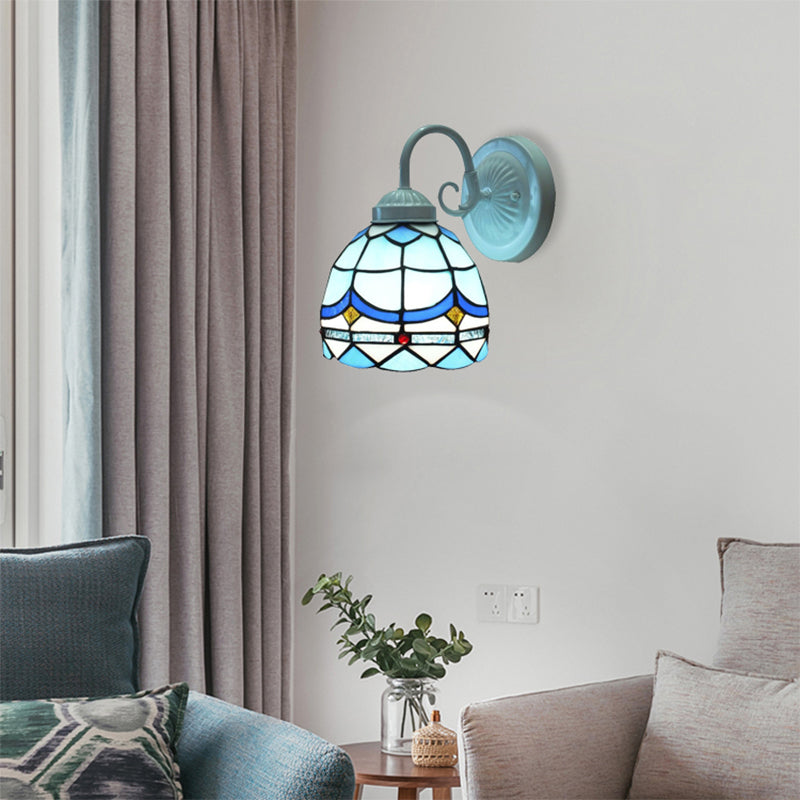 Frendorf | Tiffany Gewölbte Kleine Wandleuchte Buntglas 1 Kopf Blaue Wandleuchte in Weißer Ausführung für Wohnzimmer