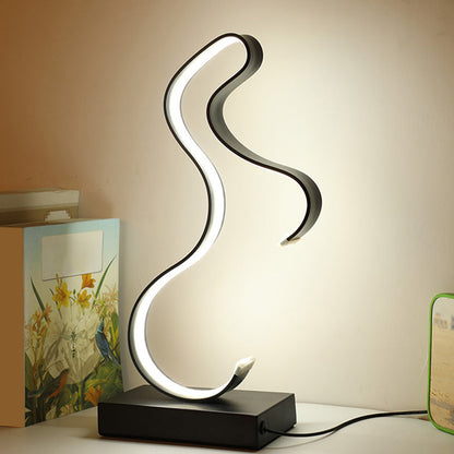 Schwarz/Gold Pferdeförmige Tischlampe Moderne LED Metall Arbeitsbeleuchtung mit rechteckigem Podest