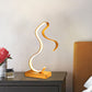 Schwarz/Gold Pferdeförmige Tischlampe Moderne LED Metall Arbeitsbeleuchtung mit rechteckigem Podest