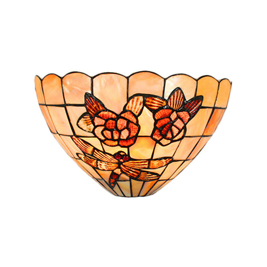 Frendorf | Beige Wandlamp met Komschaduw Tiffany-stijl Handgemaakte Schelp Wandlamp Licht met Rozen- en Libellepatroon