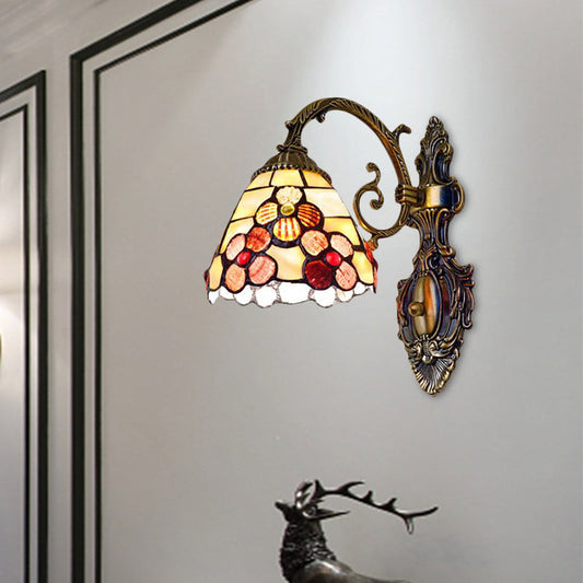 Frendorf | Schalenförmige Wandmontage Leuchte mit Buntglas 1-Licht Wandbeleuchtung mit Blumenmuster in Antikmessing