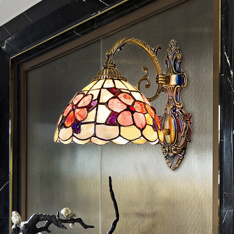 Frendorf | Schalenförmige Wandmontage Leuchte mit Buntglas 1-Licht Wandbeleuchtung mit Blumenmuster in Antikmessing