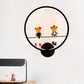 Zeitgenössische schwarze Wandleuchte Ring Metall Wandlampe mit Puppendeko für Kinderzimmer