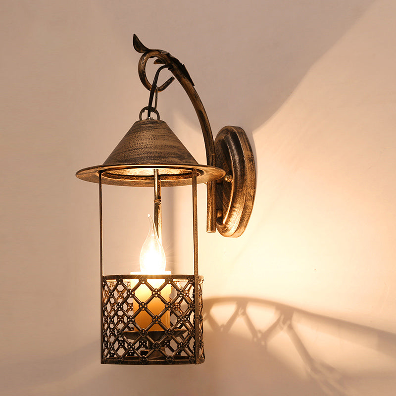 Frendorf | 1 Kopf Laterne Wandleuchte mit flamlosem Kerzen Bauernhaus Stil Messing Metall Wandlampe für Restaurant