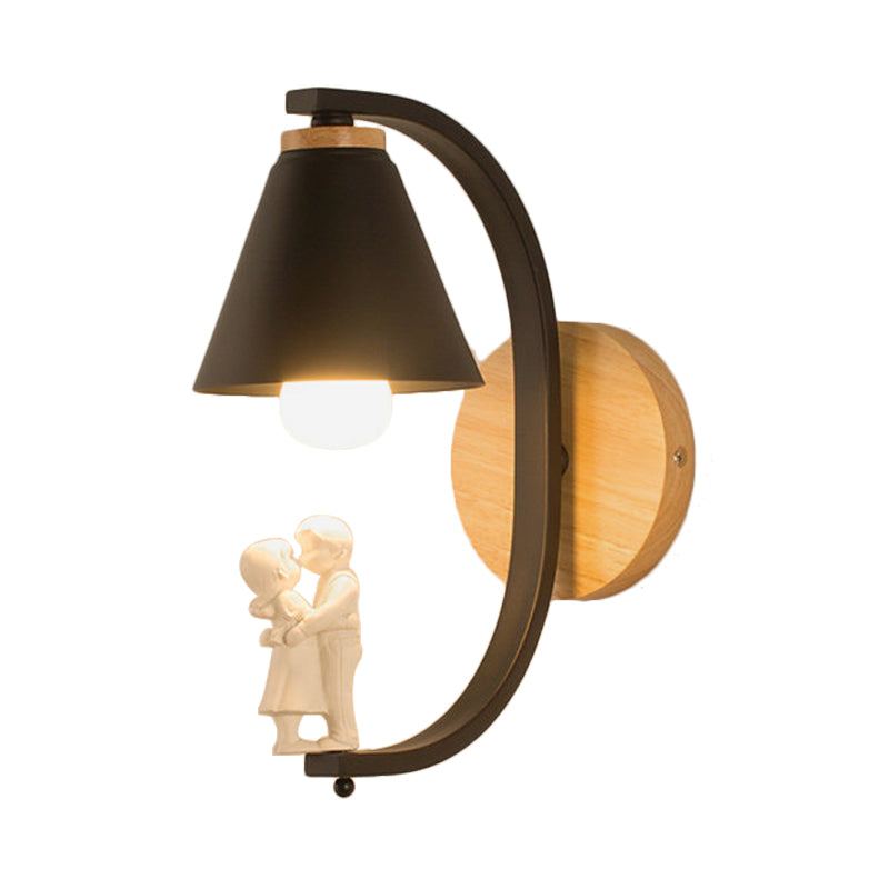 Romantische Kegelshade-Wandlampe mit Paar Metall 1 Glühbirne Wandleuchte für das Arbeitszimmer