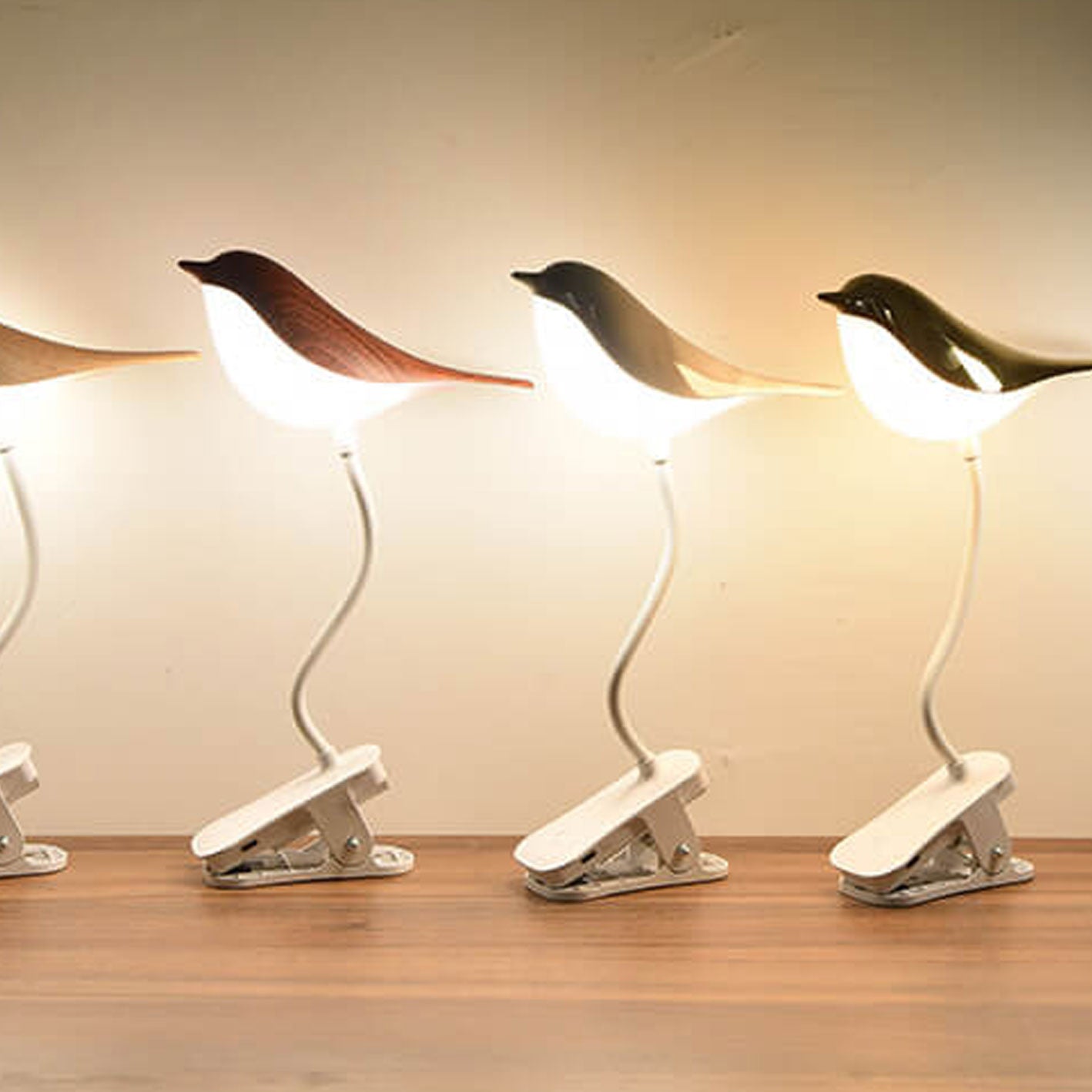 Frendorf | BrightBird Nordic LED Tischlampe | USB-Ladung | Nachtlicht mit Vogelclip | Modernes Design