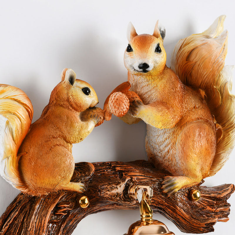 Frendorf | Crystanova Wandleuchte | Kreatives Eichhörnchen-Design | Kristall-Details | 1-flammige Lampe für Schlafzimmer
