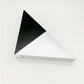 Frendorf | TriLumina Prisma LED Wandleuchte | Kreatives Pyramidendesign | Aluminium & Acryl | Farbige Lichtoptionen