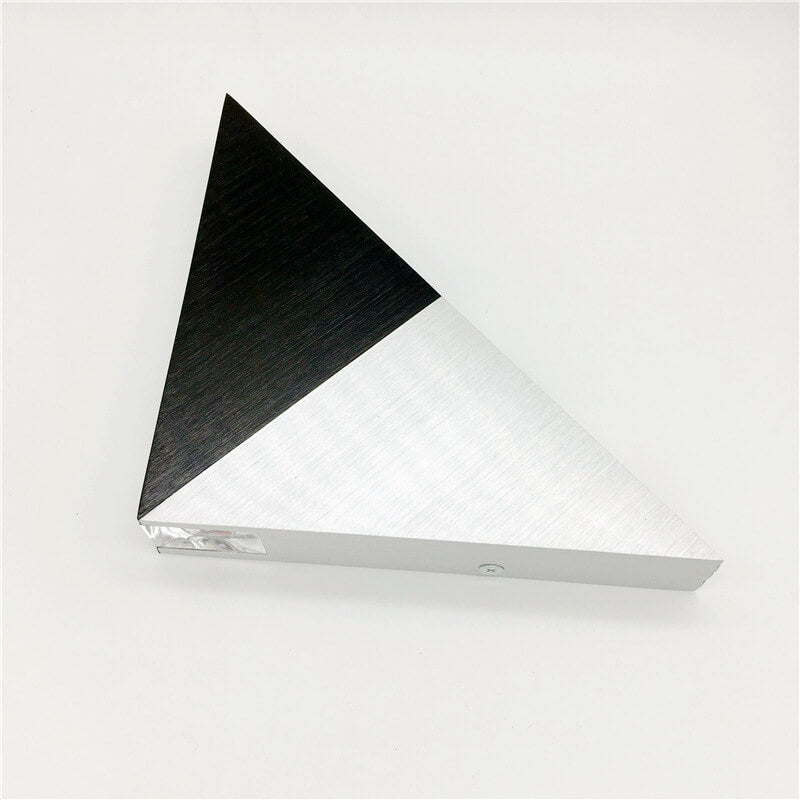 Frendorf | TriLumina Prisma LED Wandleuchte | Kreatives Pyramidendesign | Aluminium & Acryl | Farbige Lichtoptionen